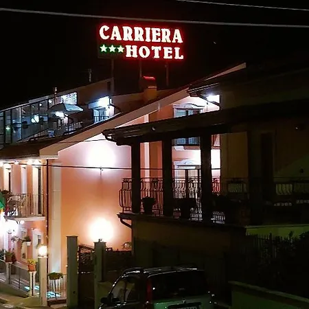 Carriera 3*