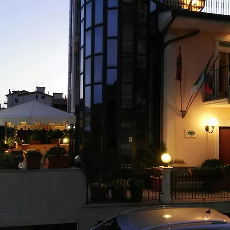 Ξενοδοχείο Carriera 3*